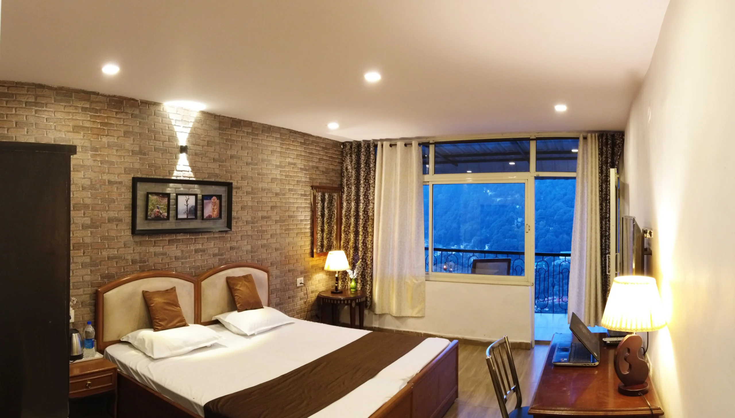 Room Gallery Image